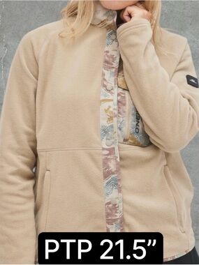 2 for $30 ✅ O'Neill Polartec Fleece Button Up Jacket with Light Camo Pattern